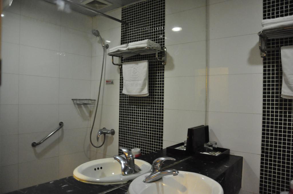 Super 8 Hotel Beijing Shijingshan Jiujiuyuan 객실 사진